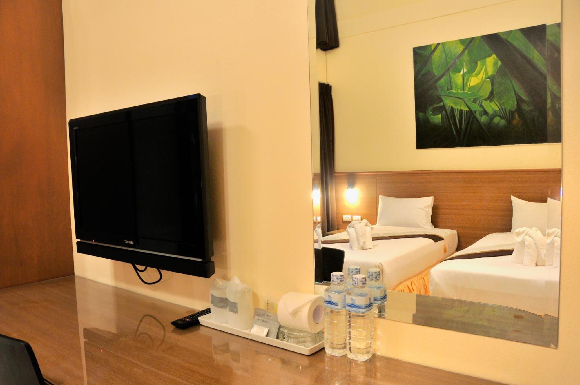 The Wave Hotel Patong Sha Phuket Exterior foto