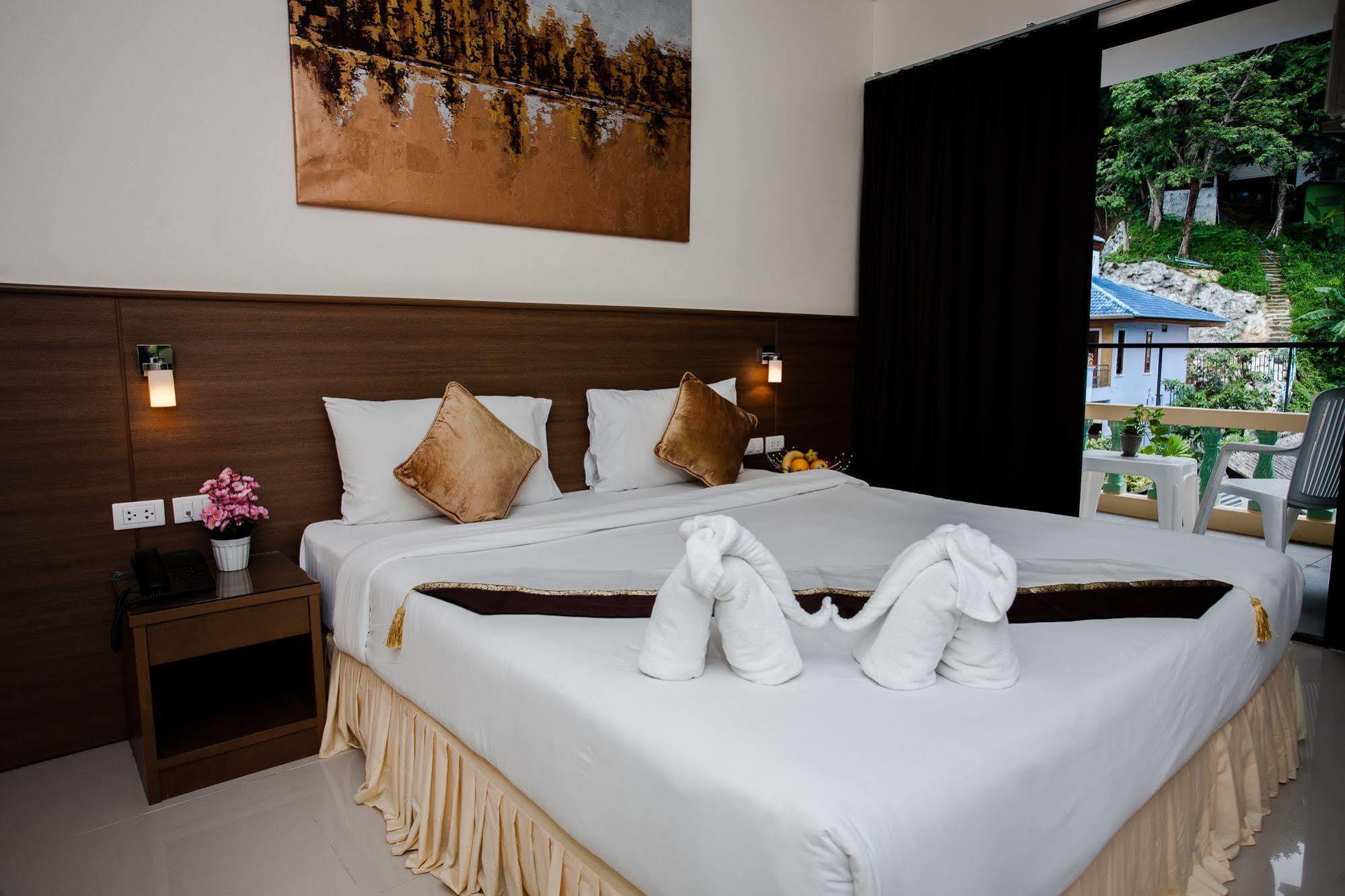 The Wave Hotel Patong Sha Phuket Exterior foto